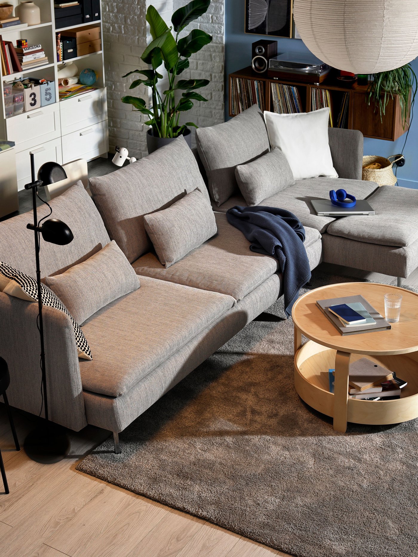 A with chaise longue/Viarp beige/brown SÖDERHAMN 4-seat sofa-bed in the living room